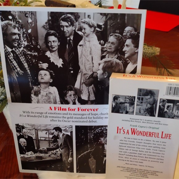 IT’S A WONDERFUL LIFE 2022 THE COMPLETE GUIDE 75th ANNIVERSARY MAGAZINE Plus VHS - Picture 7 of 15